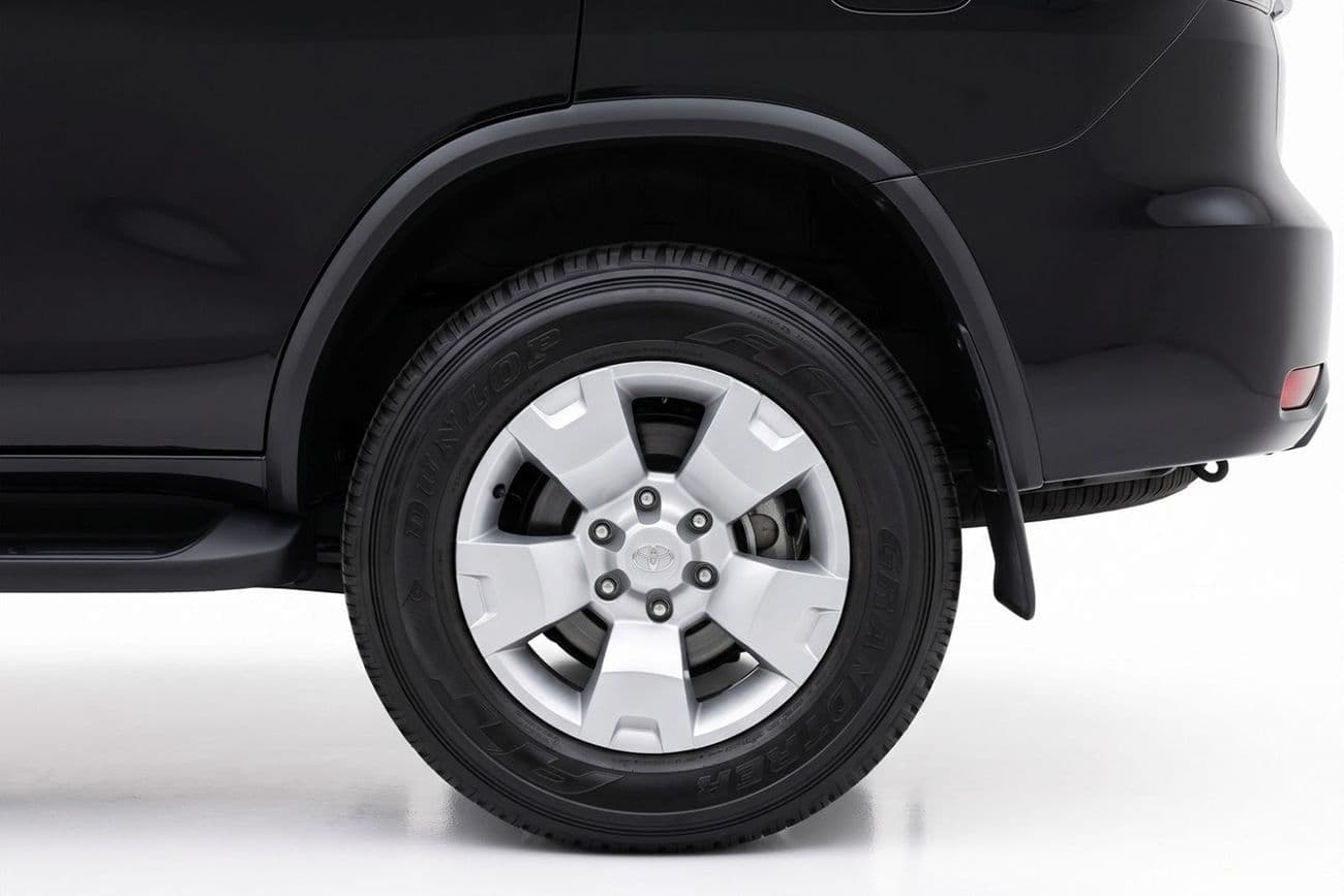 2026 Toyota Fortuner SR5 thumbnail 6