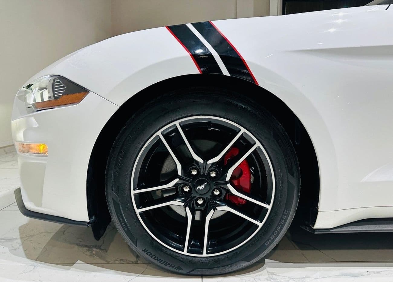 2022 Ford Mustang STANDARD thumbnail 4