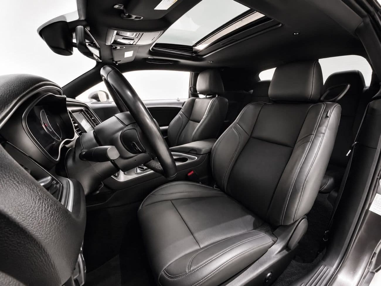 2022 Dodge Challenger SXT thumbnail 6