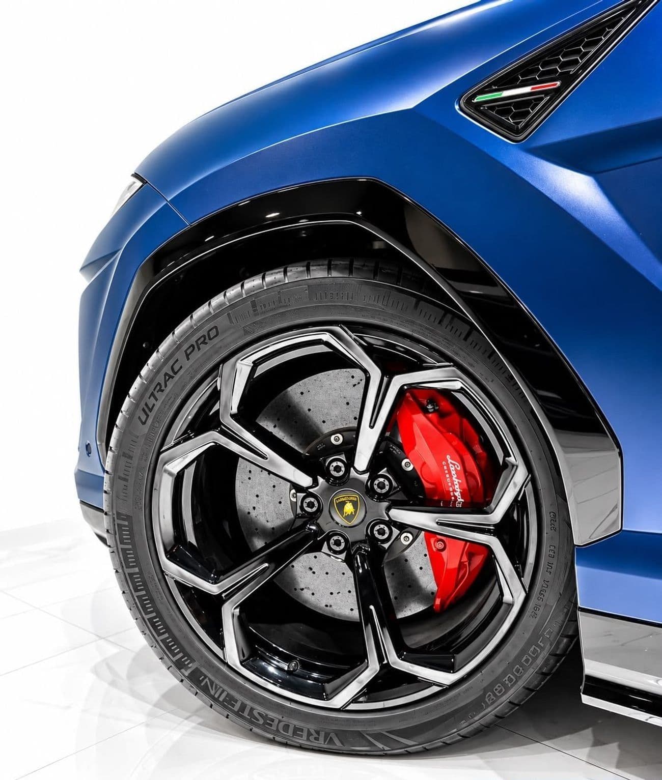 2022 Lamborghini Urus STANDARD thumbnail 5
