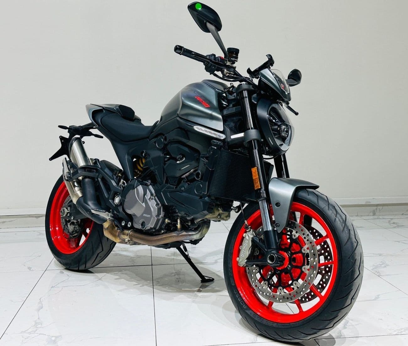 2023 Ducati Monster Plus thumbnail 3