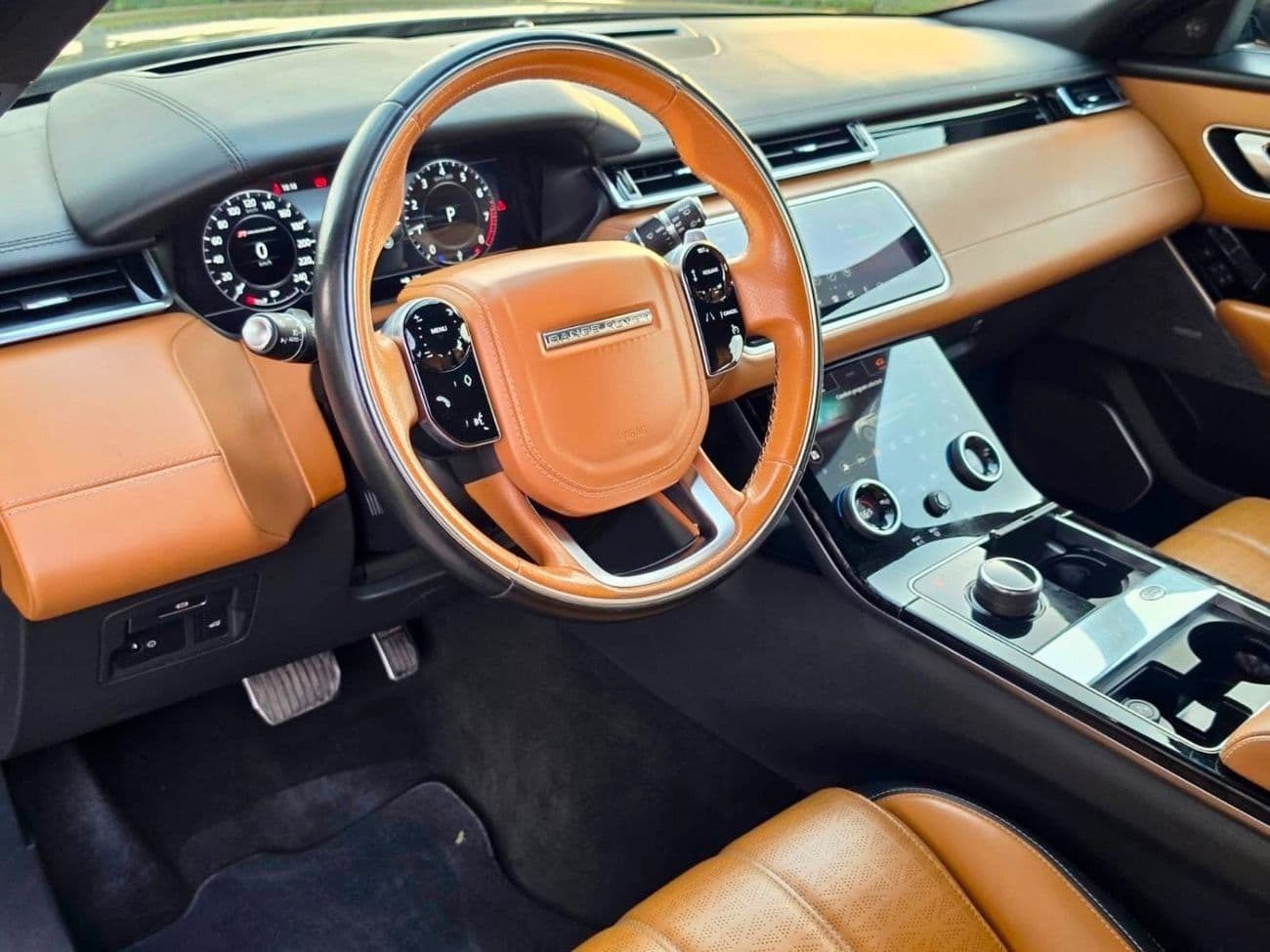 2018 Land Rover Range Rover Velar R DYNAMIC HSE thumbnail 4