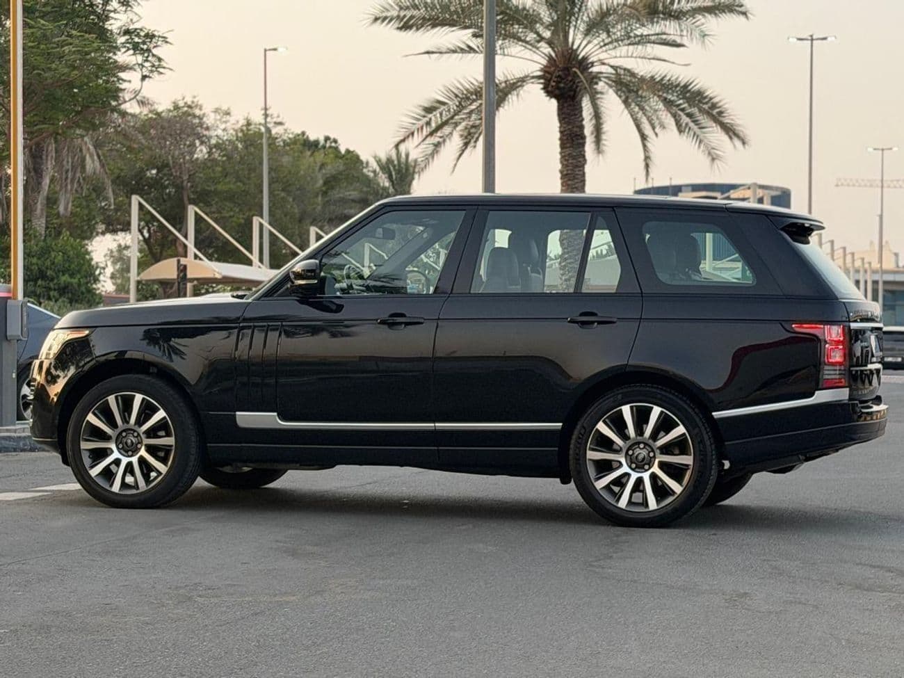 2016 Land Rover Range Rover HSE thumbnail 5