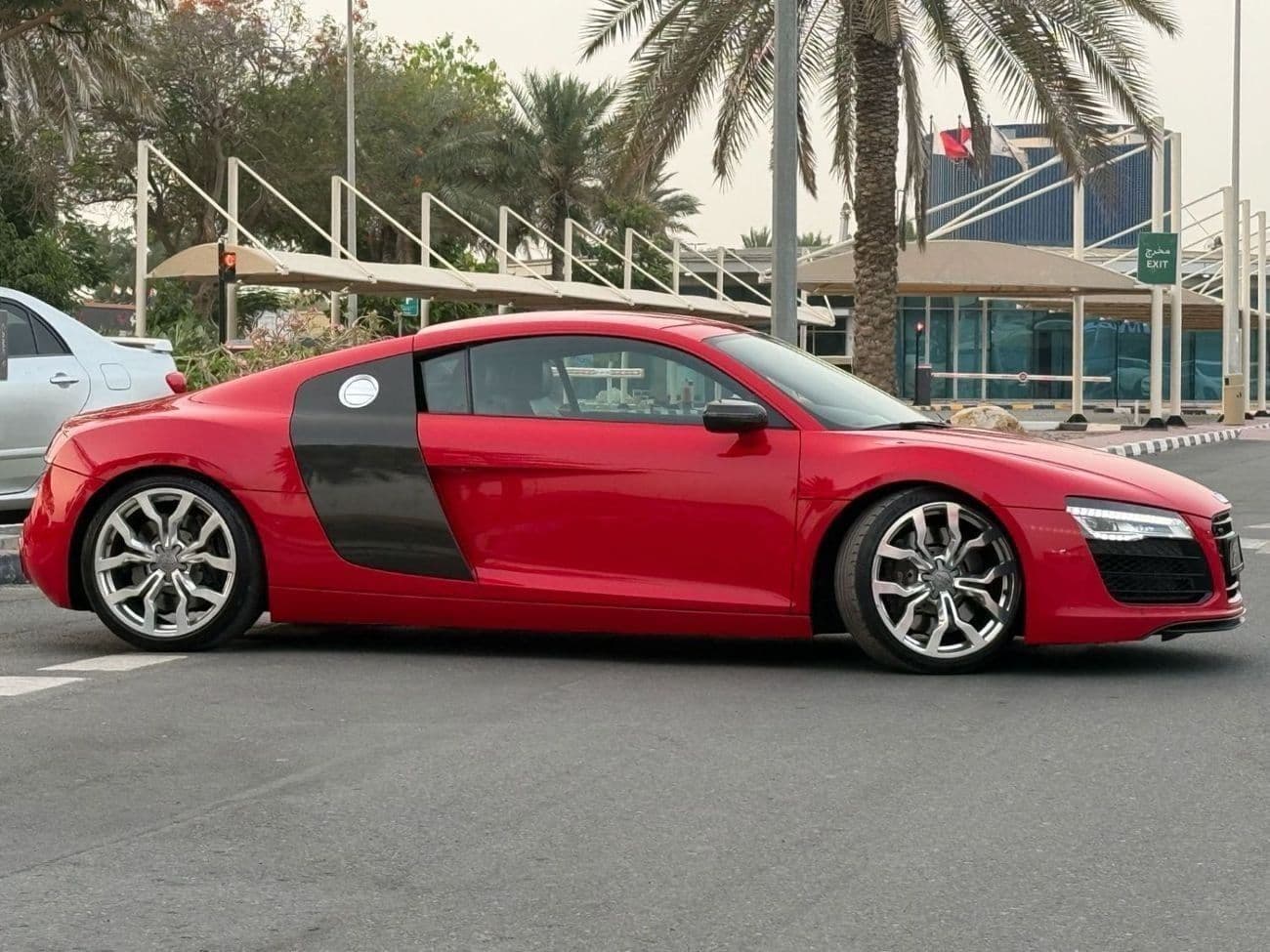 2015 Audi R8 FSI thumbnail 2