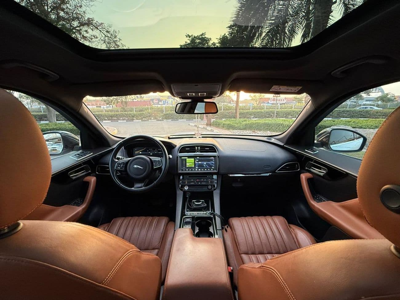 2017 Jaguar F PACE PORTFOLIO thumbnail 4