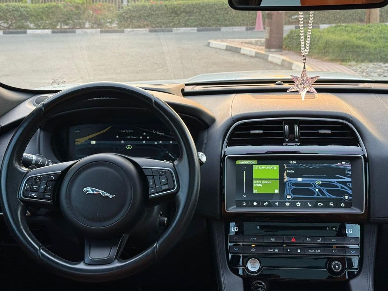 2017 Jaguar F PACE PORTFOLIO thumbnail 5