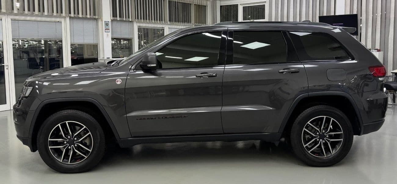 2019 Jeep Grand Cherokee TRAILHAWK thumbnail 6