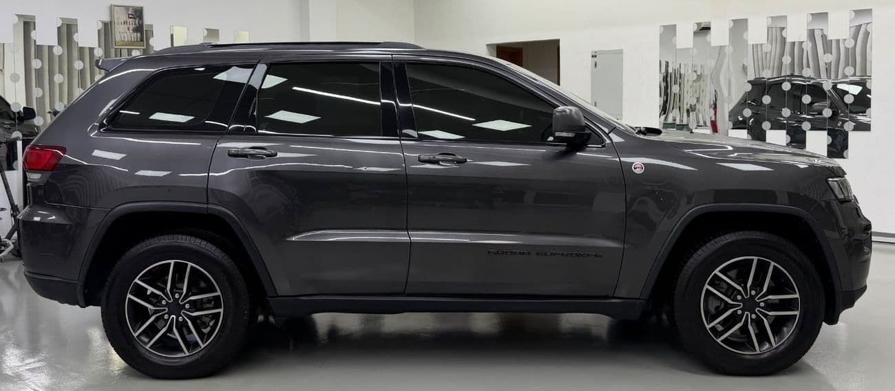 2019 Jeep Grand Cherokee TRAILHAWK thumbnail 5