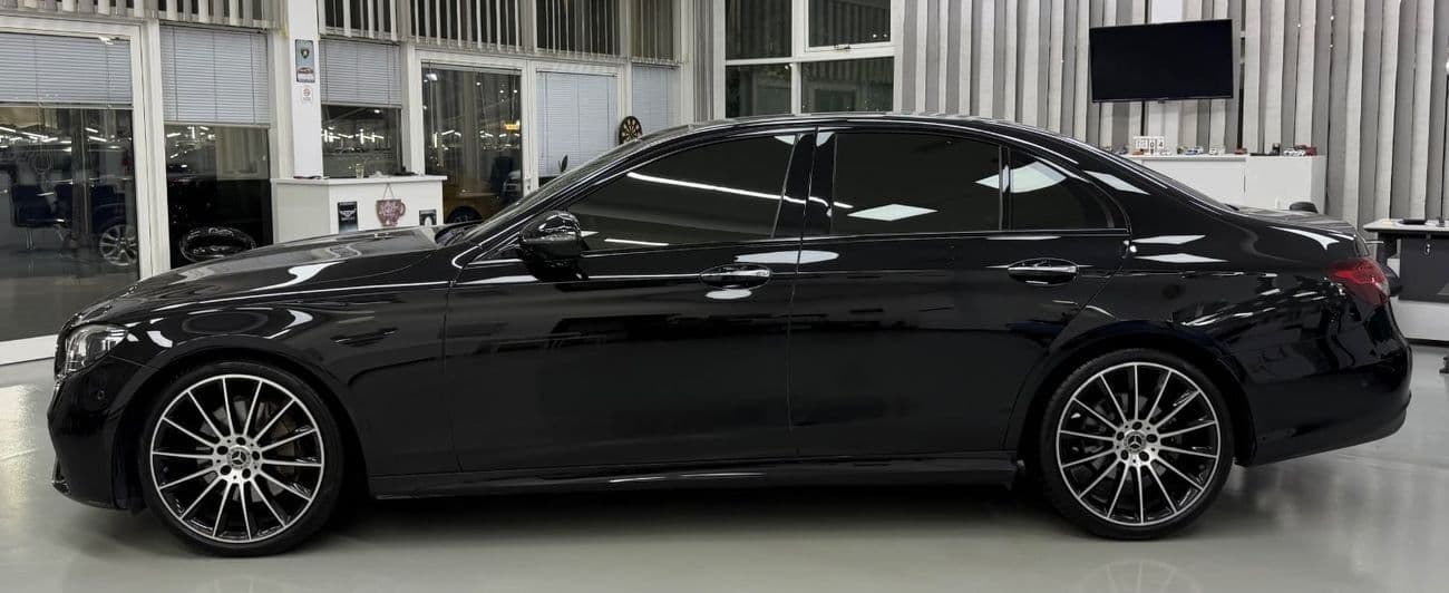 2021 Mercedes Benz E300 AMG thumbnail 6