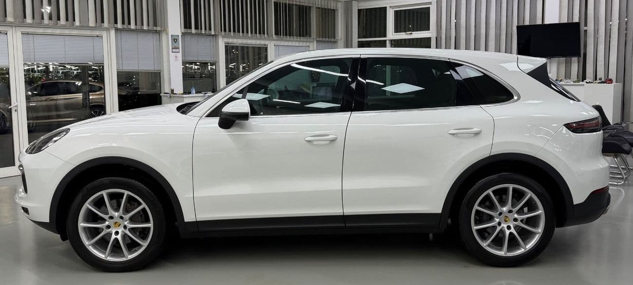 2018 Porsche Cayenne STANDARD thumbnail 6