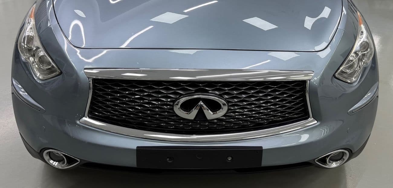 2018 Infiniti QX70 LUXURY thumbnail 4