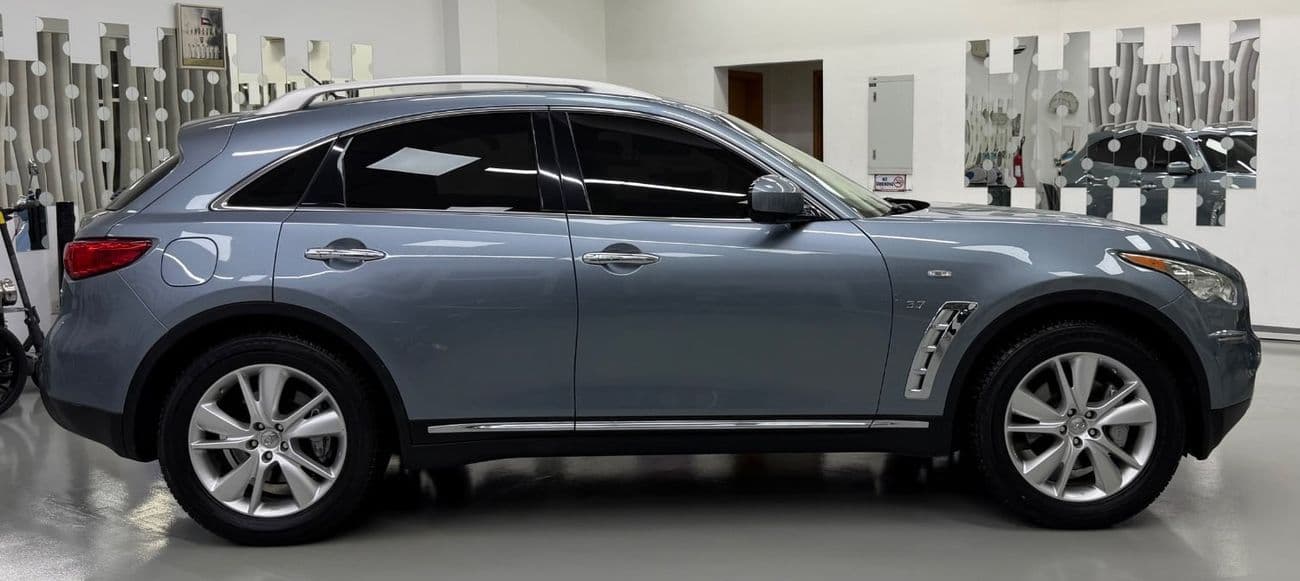 2018 Infiniti QX70 LUXURY thumbnail 5