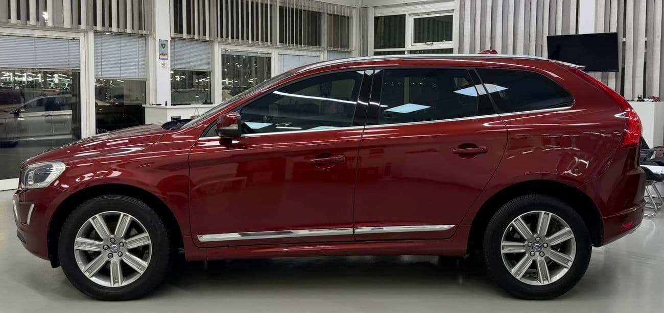 2016 Volvo XC60 MOMENTUM thumbnail 6