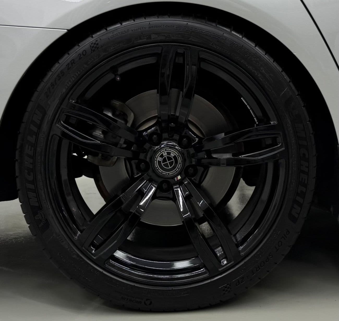 2012 BMW M550i thumbnail 7
