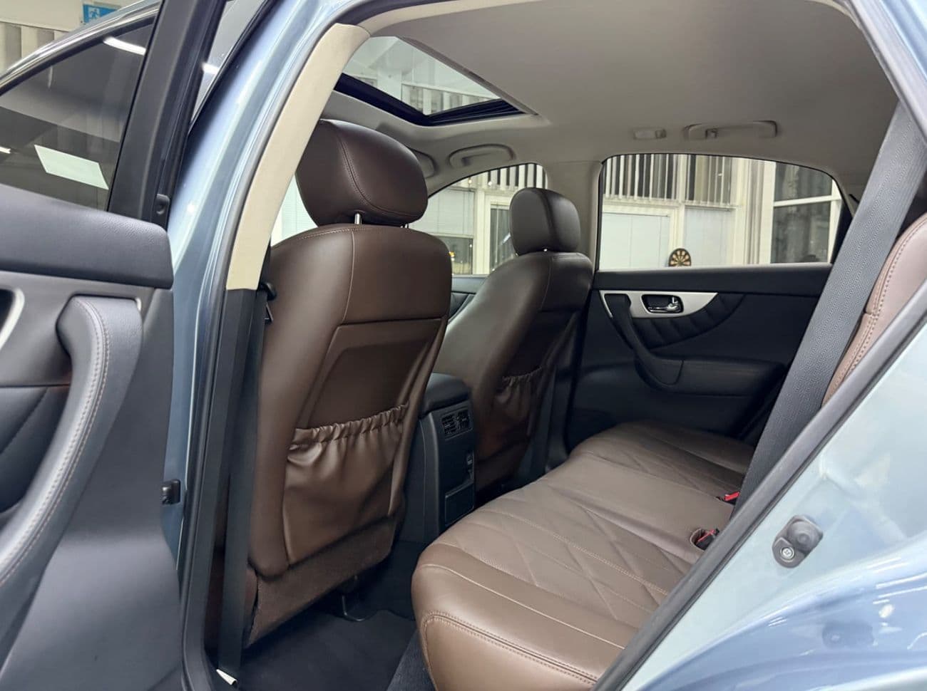2018 Infiniti QX70 LUXURY thumbnail 8