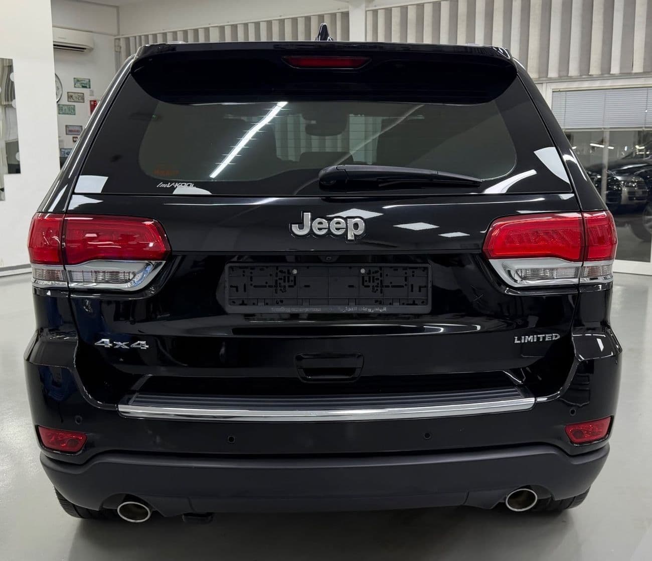2017 Jeep Grand Cherokee LIMITED thumbnail 4