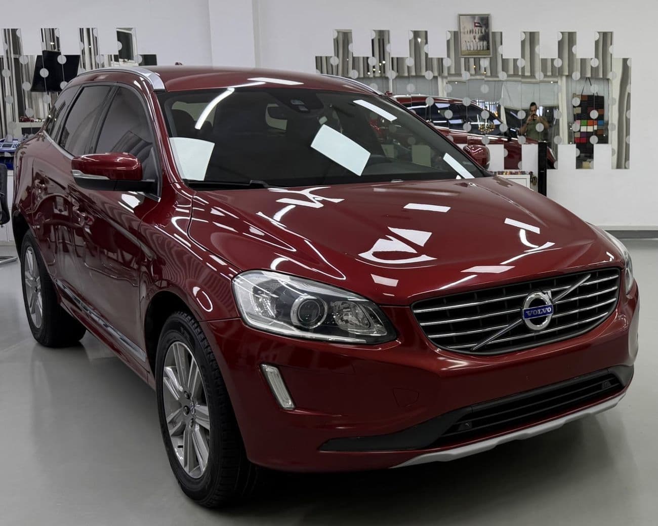 2016 Volvo XC60 MOMENTUM