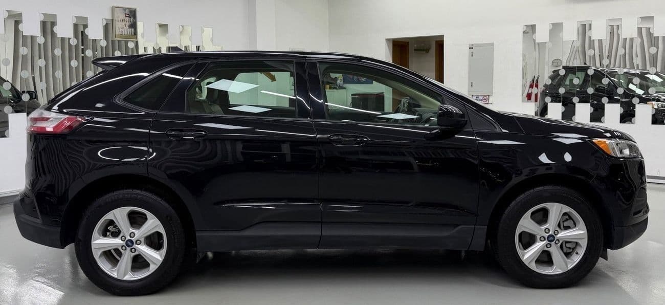 2022 Ford Edge SE thumbnail 3
