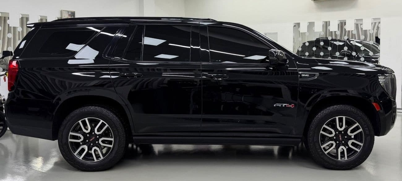 2024 GMC Yukon AT4 thumbnail 5