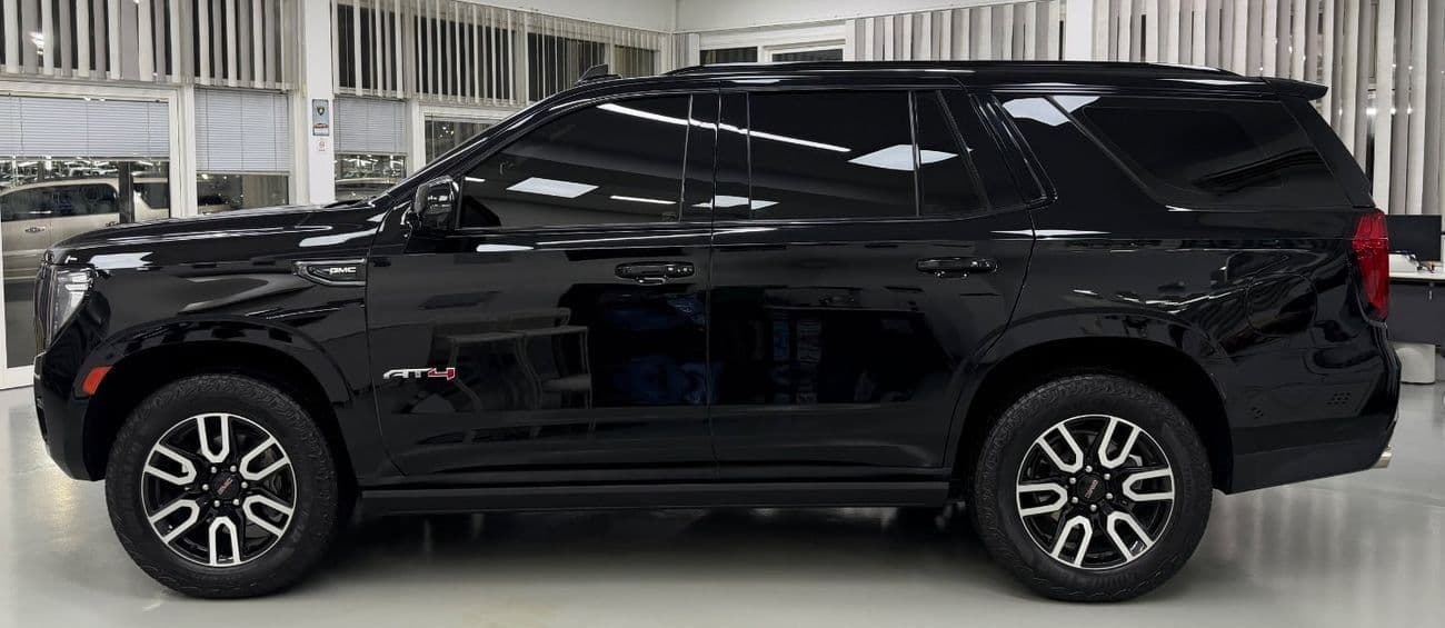 2024 GMC Yukon AT4 thumbnail 6