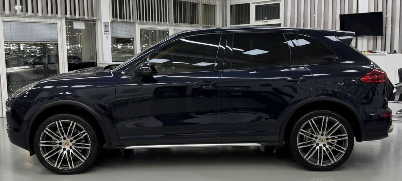 2015 Porsche Cayenne S thumbnail 6