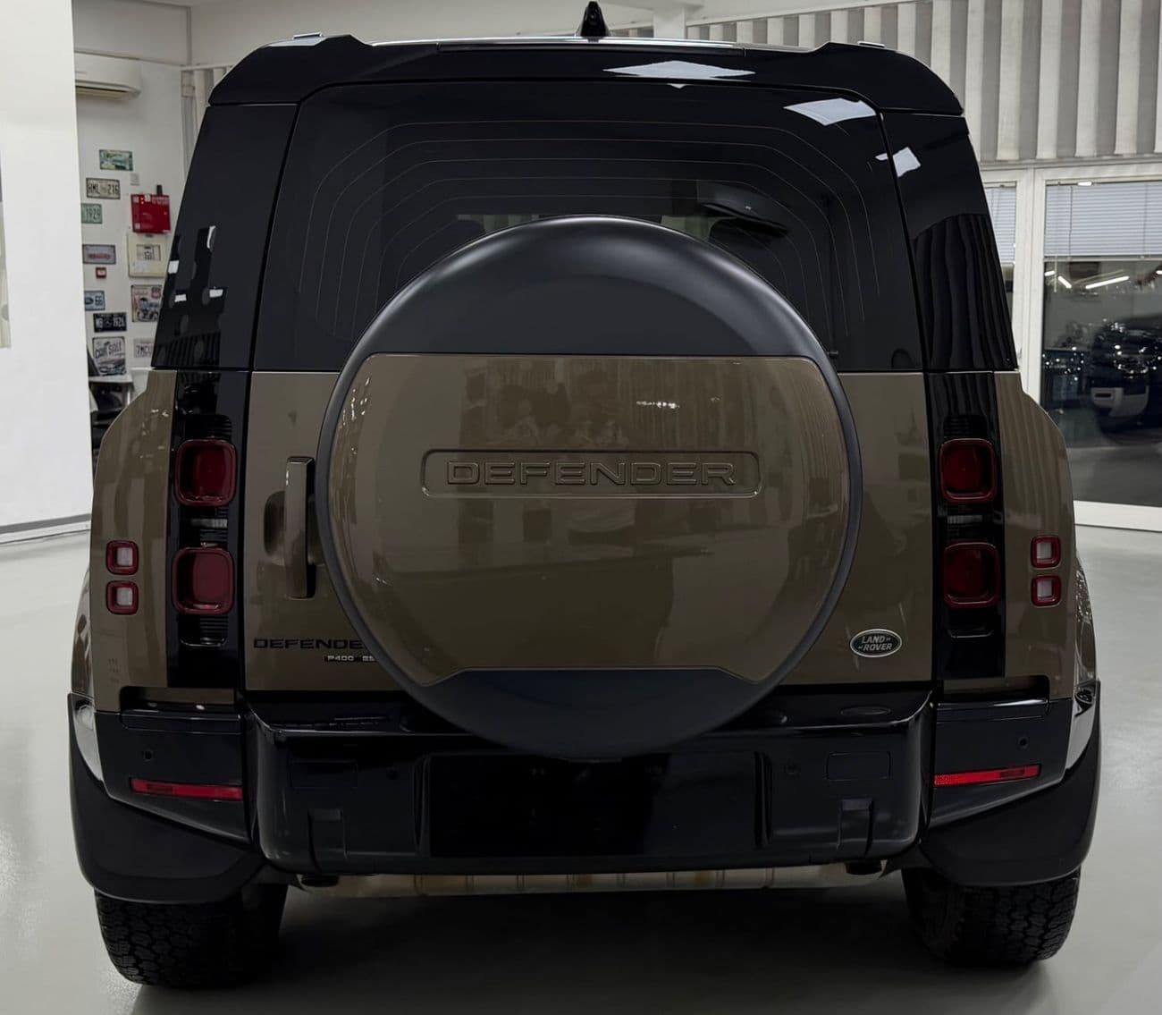 2020 Land Rover Defender 110 SE P400 thumbnail 4