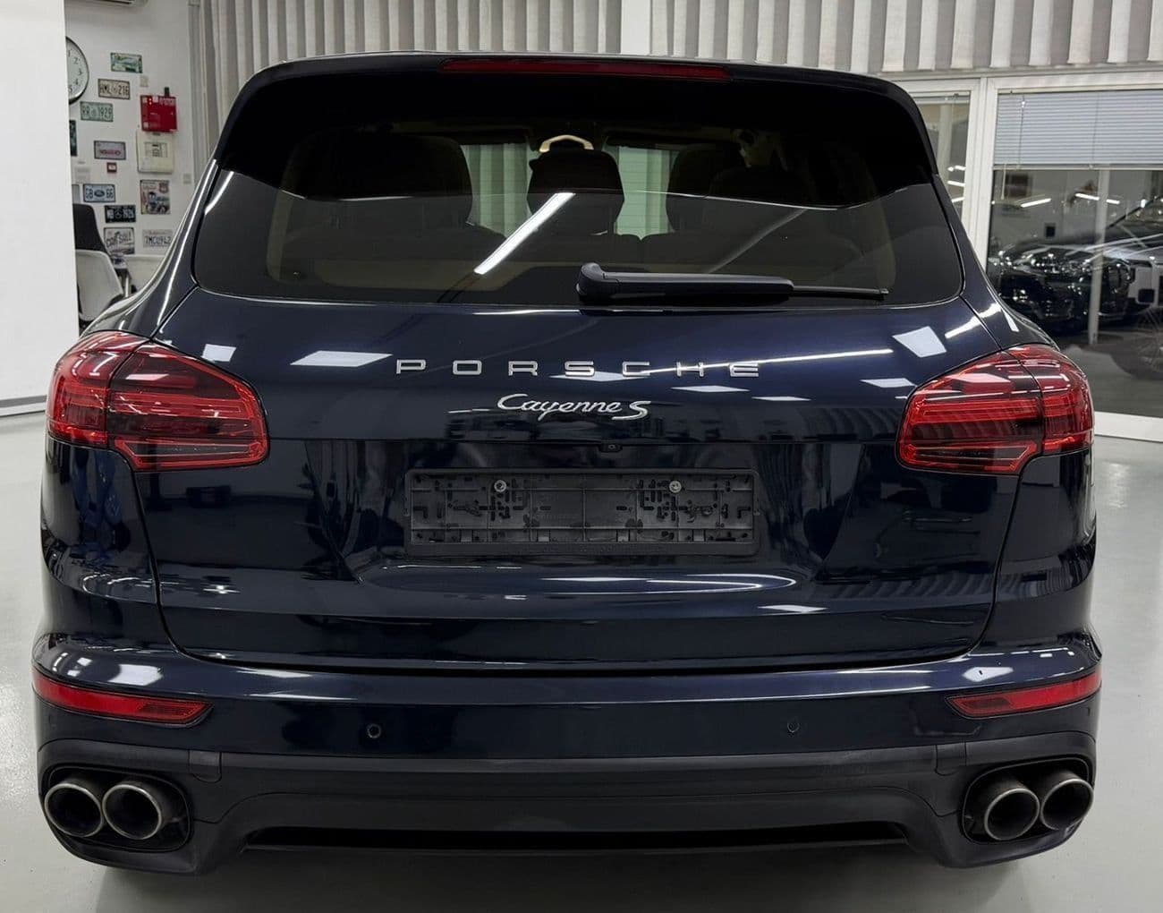 2015 Porsche Cayenne S thumbnail 4