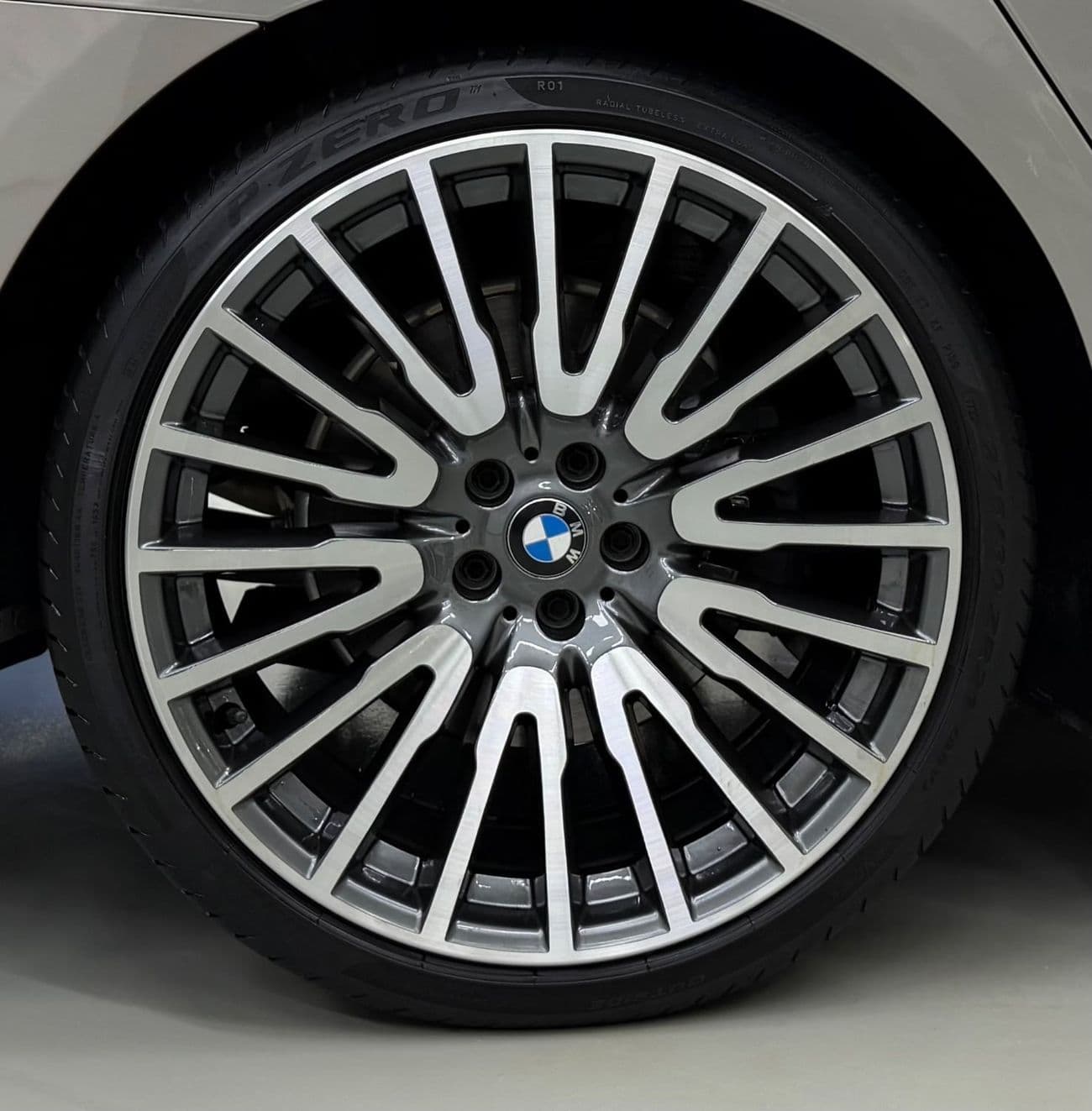 2016 BMW 750Li XDRIVE LUXURY EXECUTIVE thumbnail 7