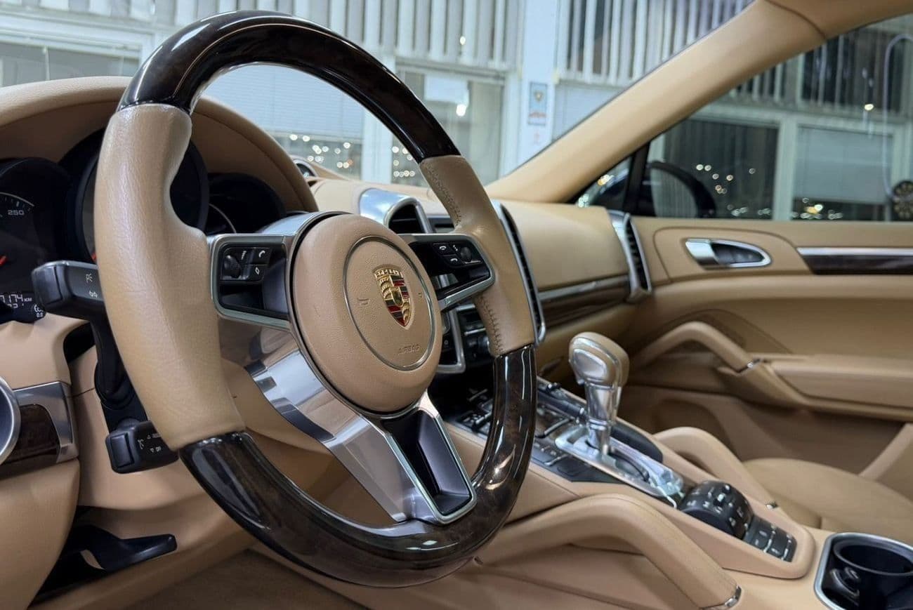 2015 Porsche Cayenne S thumbnail 7