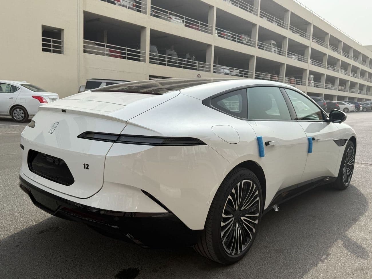 2025 Avatr 12 LUXURY thumbnail 5