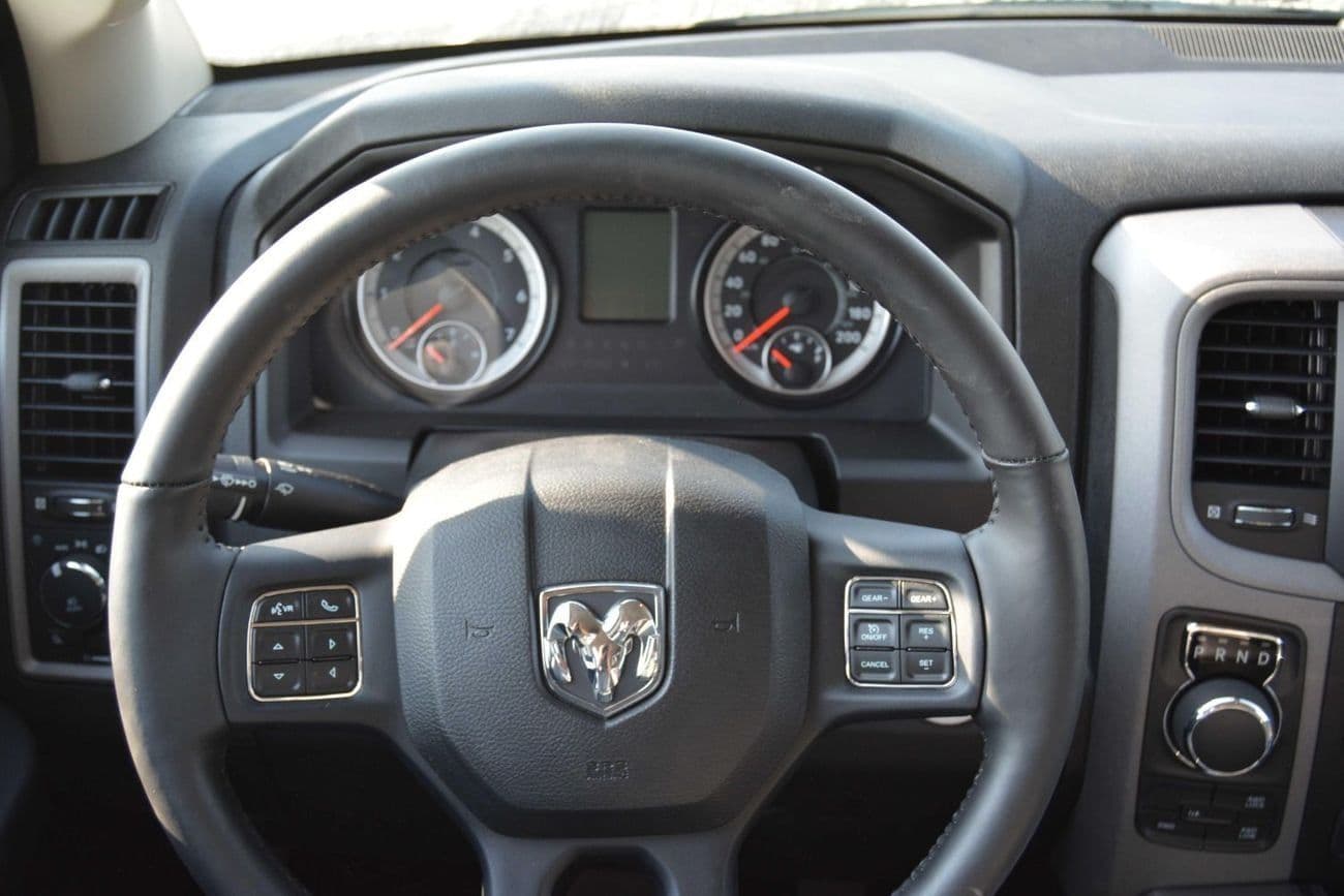 2023 RAM 1500 CLASSIC thumbnail 7