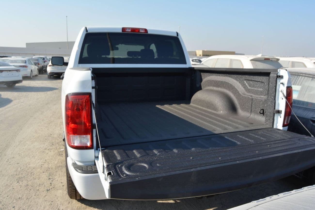 2023 RAM 1500 CLASSIC thumbnail 4