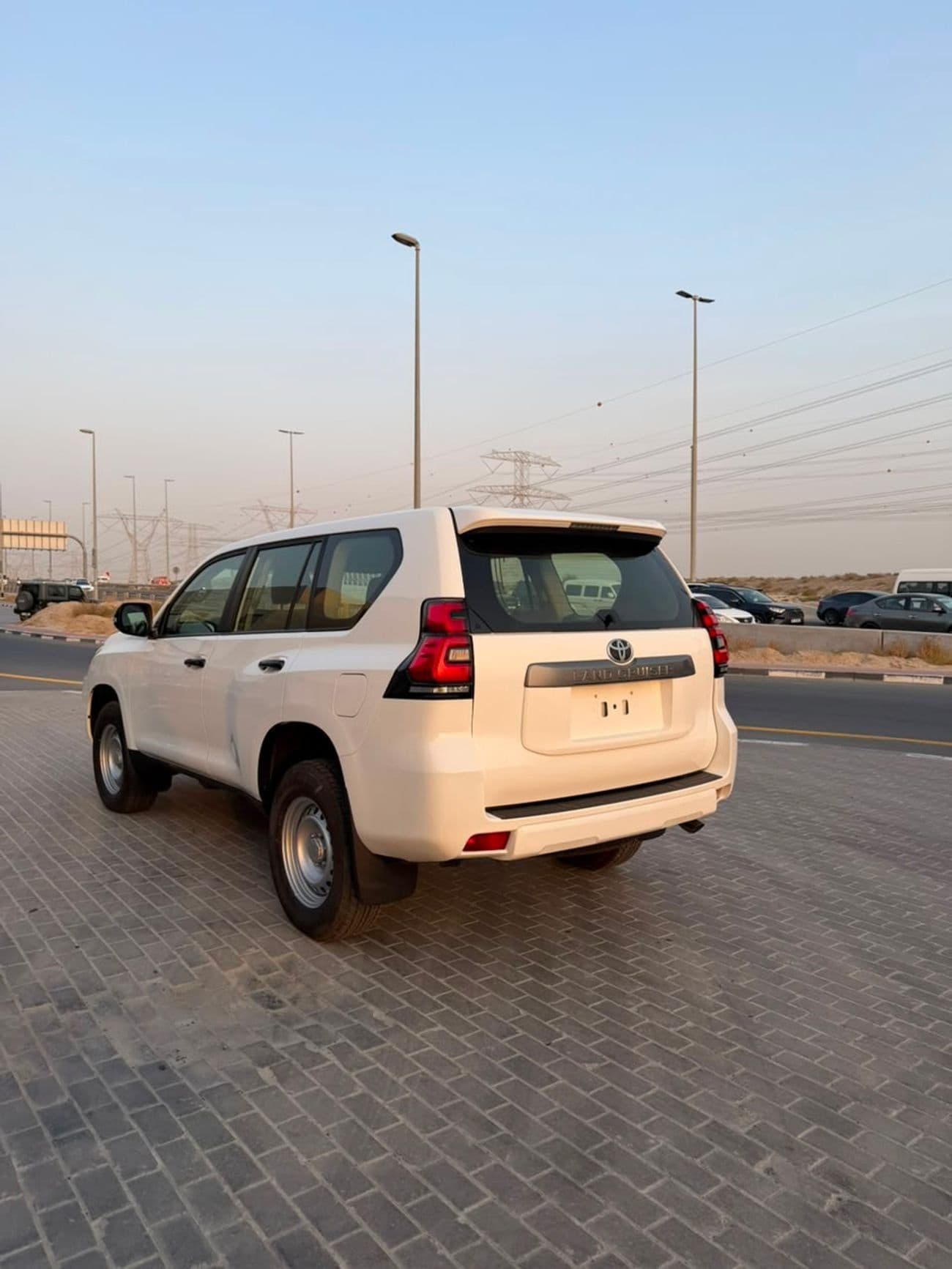 2023 Toyota Prado TX L thumbnail 5