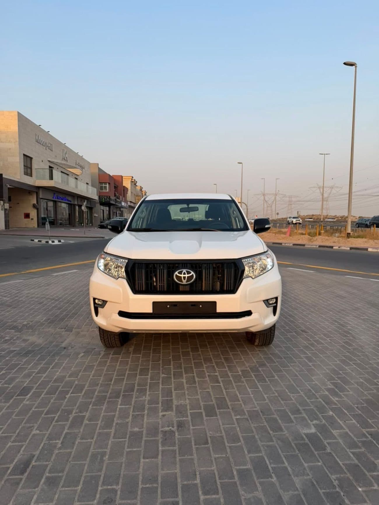 2023 Toyota Prado TX L thumbnail 2