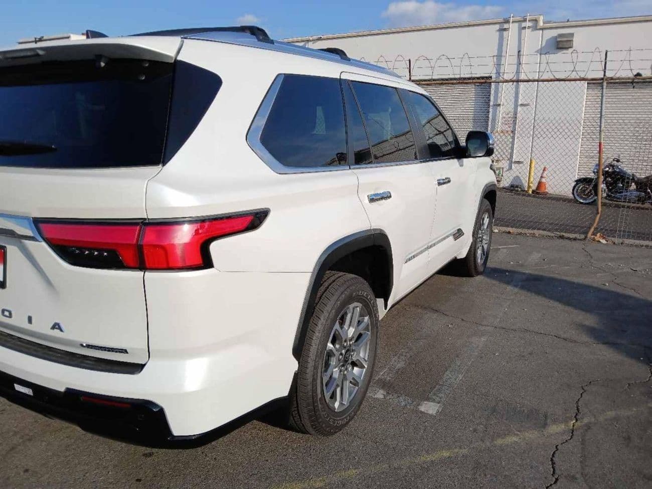 2025 Toyota Sequoia HYBRID thumbnail 7