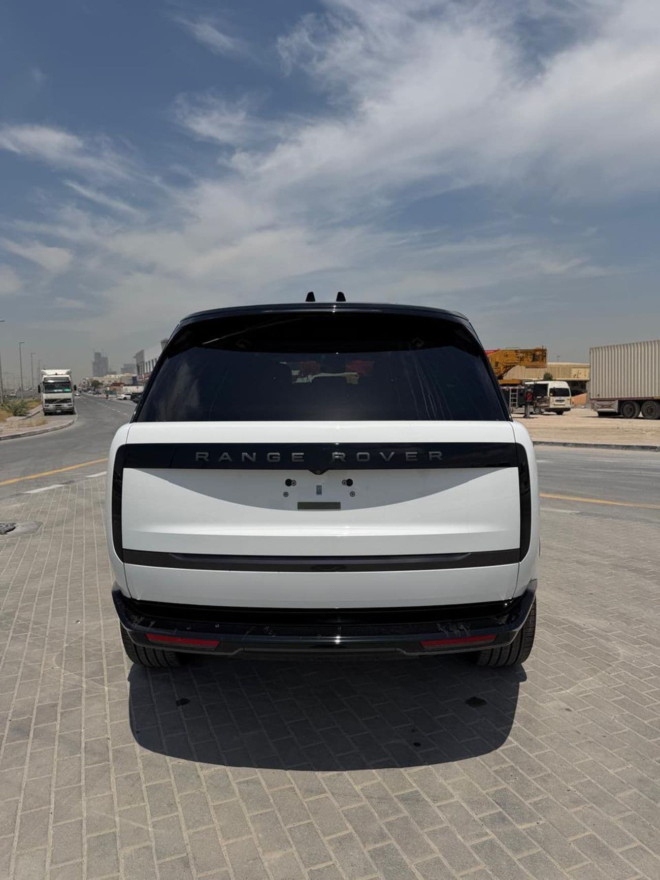 2025 Land Rover Range Rover SE thumbnail 7