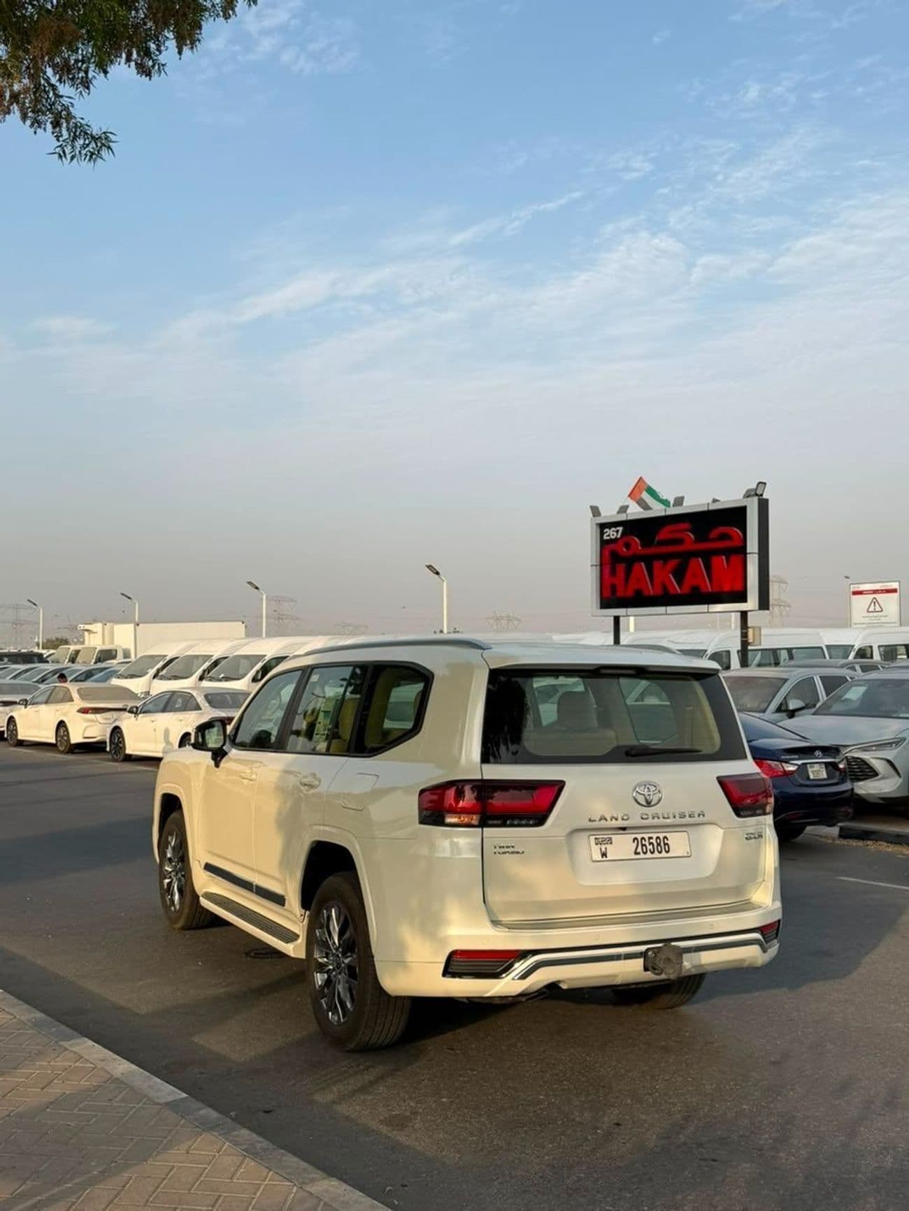 2023 Toyota Land Cruiser GXR thumbnail 3