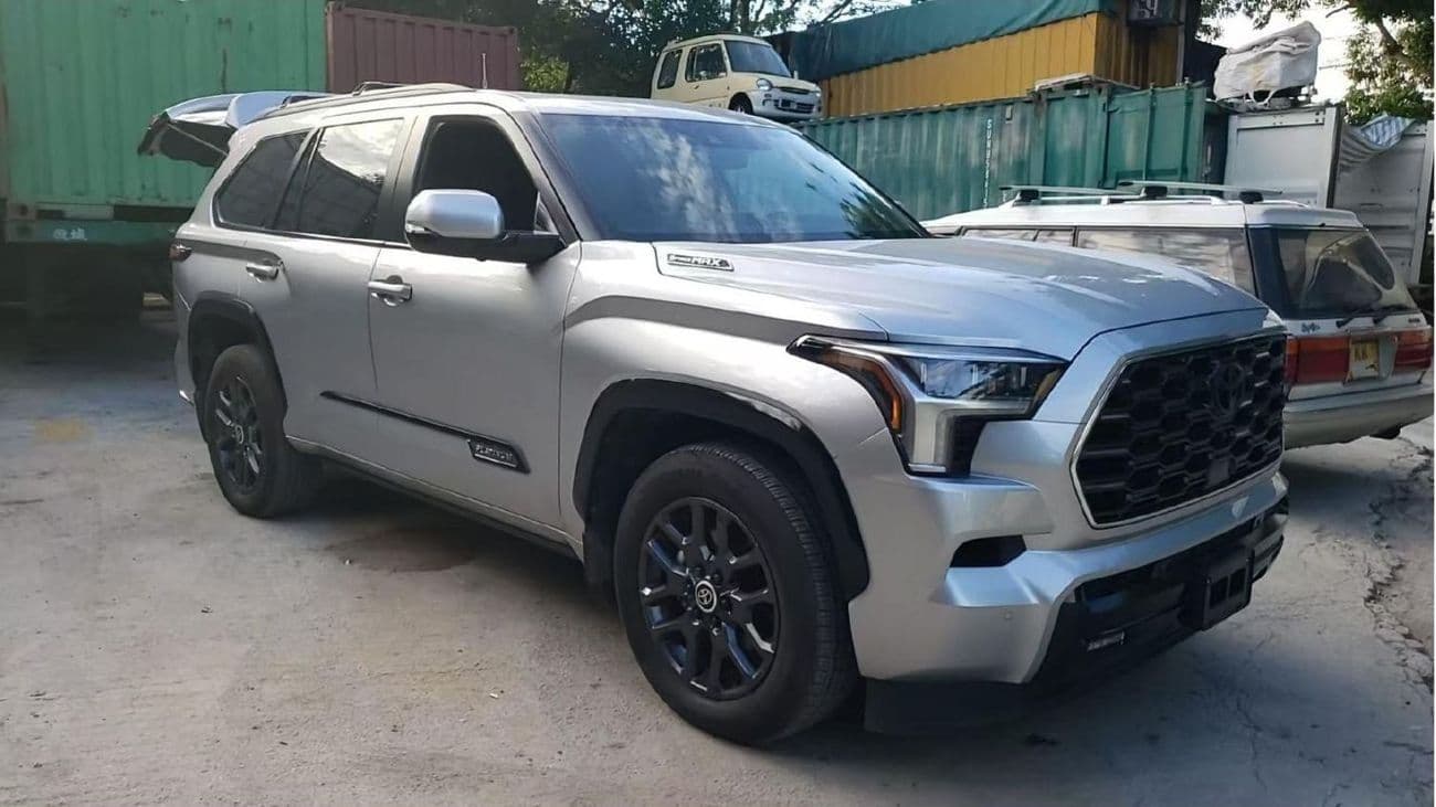 2024 Toyota Sequoia HYBRID thumbnail 2