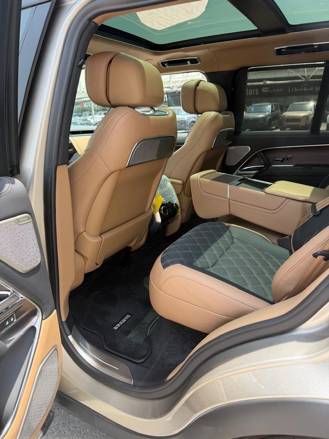 2024 BRABUS 700 Range Rover SV P615 thumbnail 7
