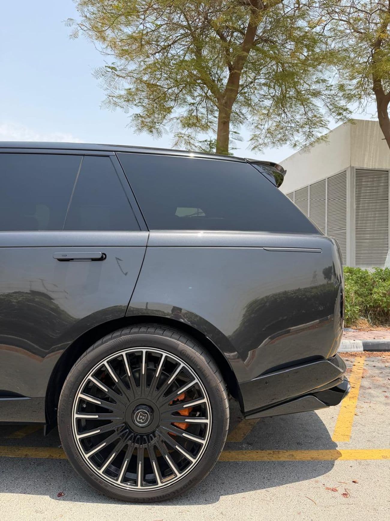 2023 BRABUS 700 Range Rover SV P615 thumbnail 4