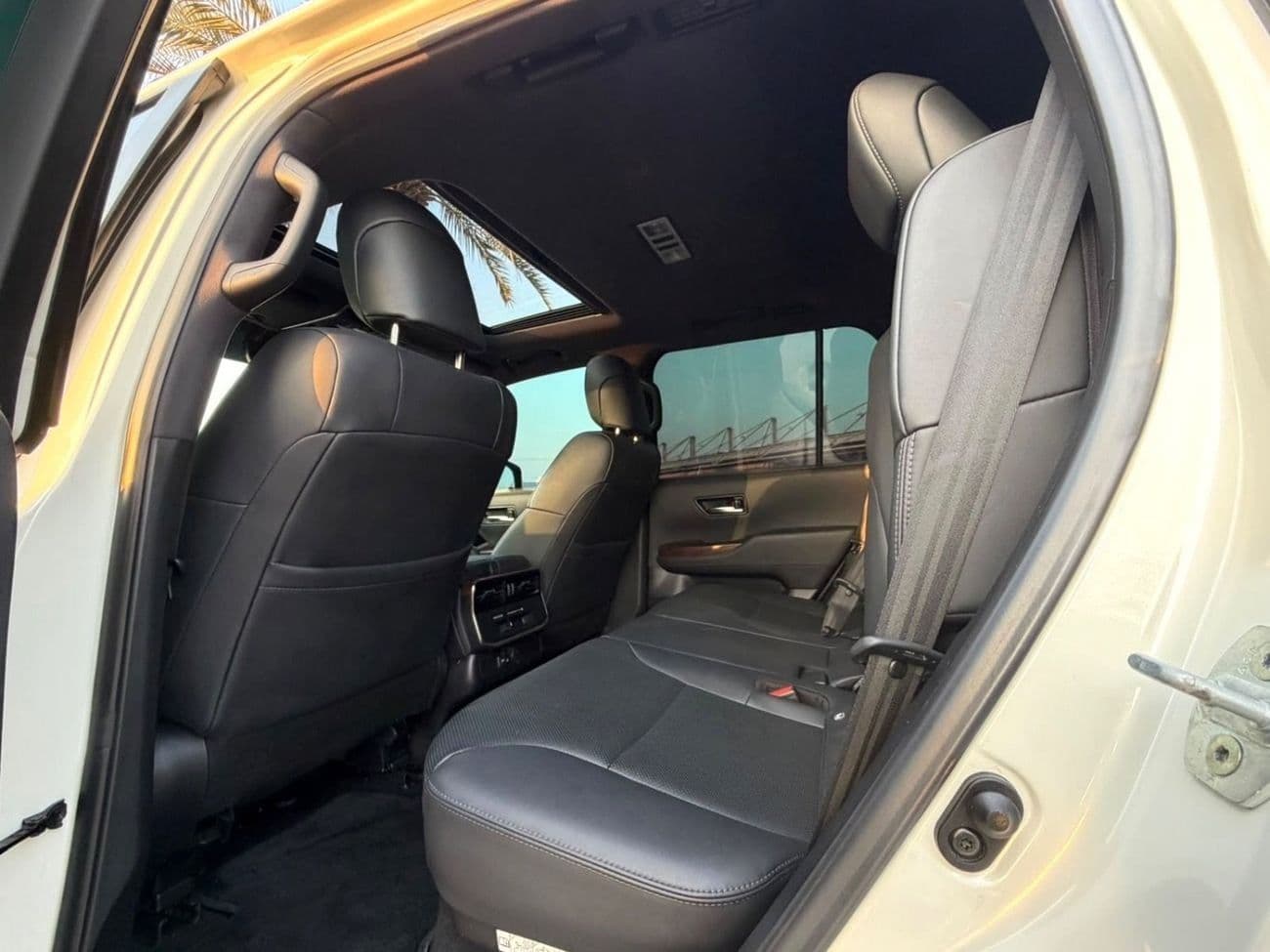 2022 Toyota Land Cruiser GXR thumbnail 8