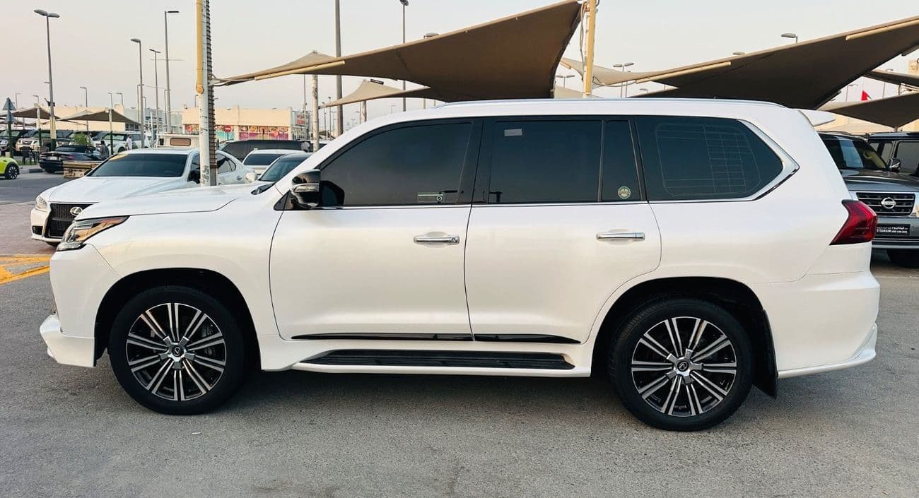 2020 Lexus LX570 SIGNATURE thumbnail 7
