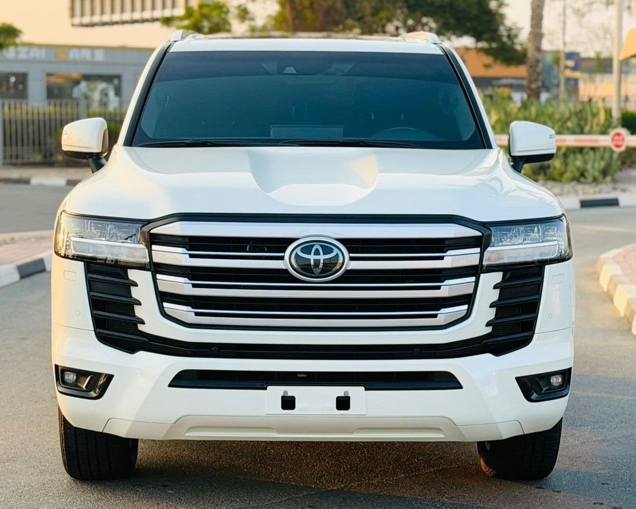 2022 Toyota Land Cruiser GXR thumbnail 2