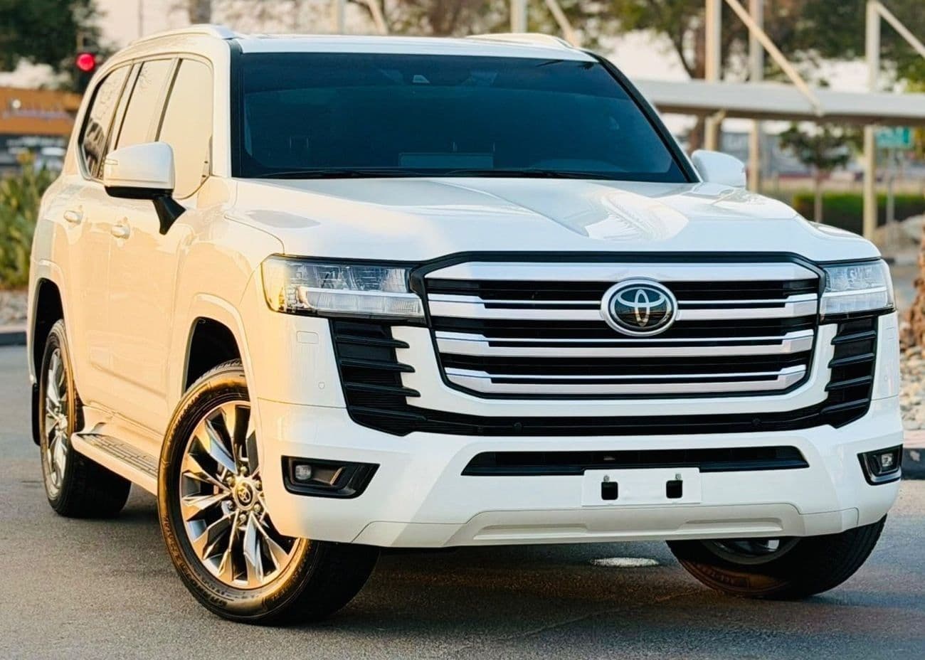 2022 Toyota Land Cruiser GXR thumbnail 3