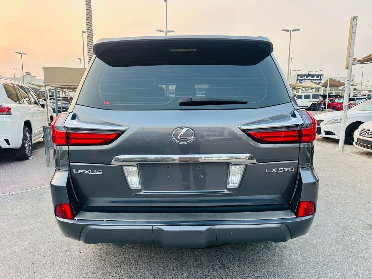 2017 Lexus LX570 PLATINUM thumbnail 5