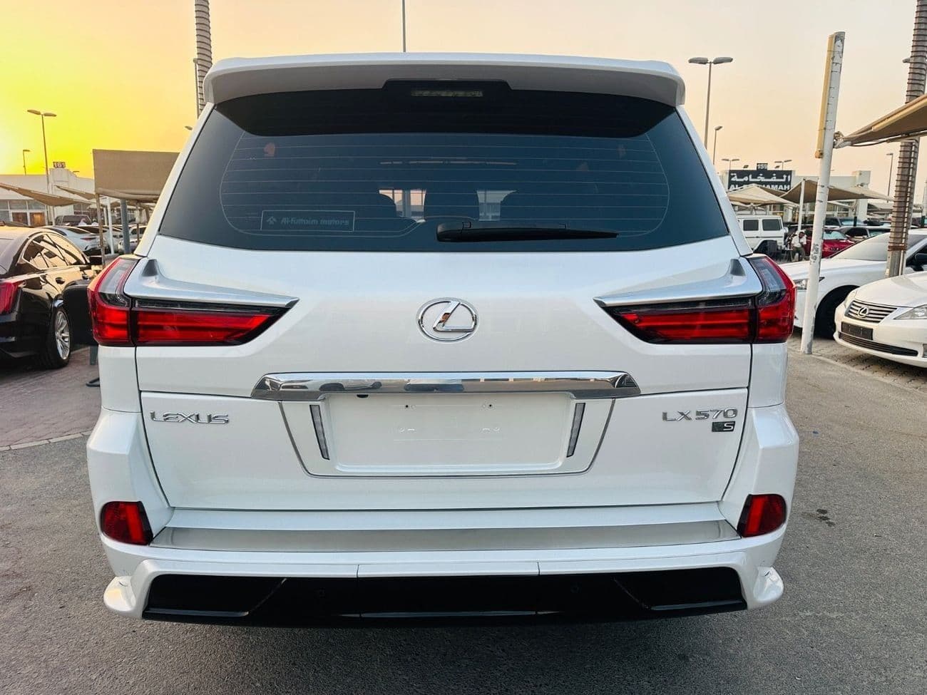 2020 Lexus LX570 SIGNATURE thumbnail 5