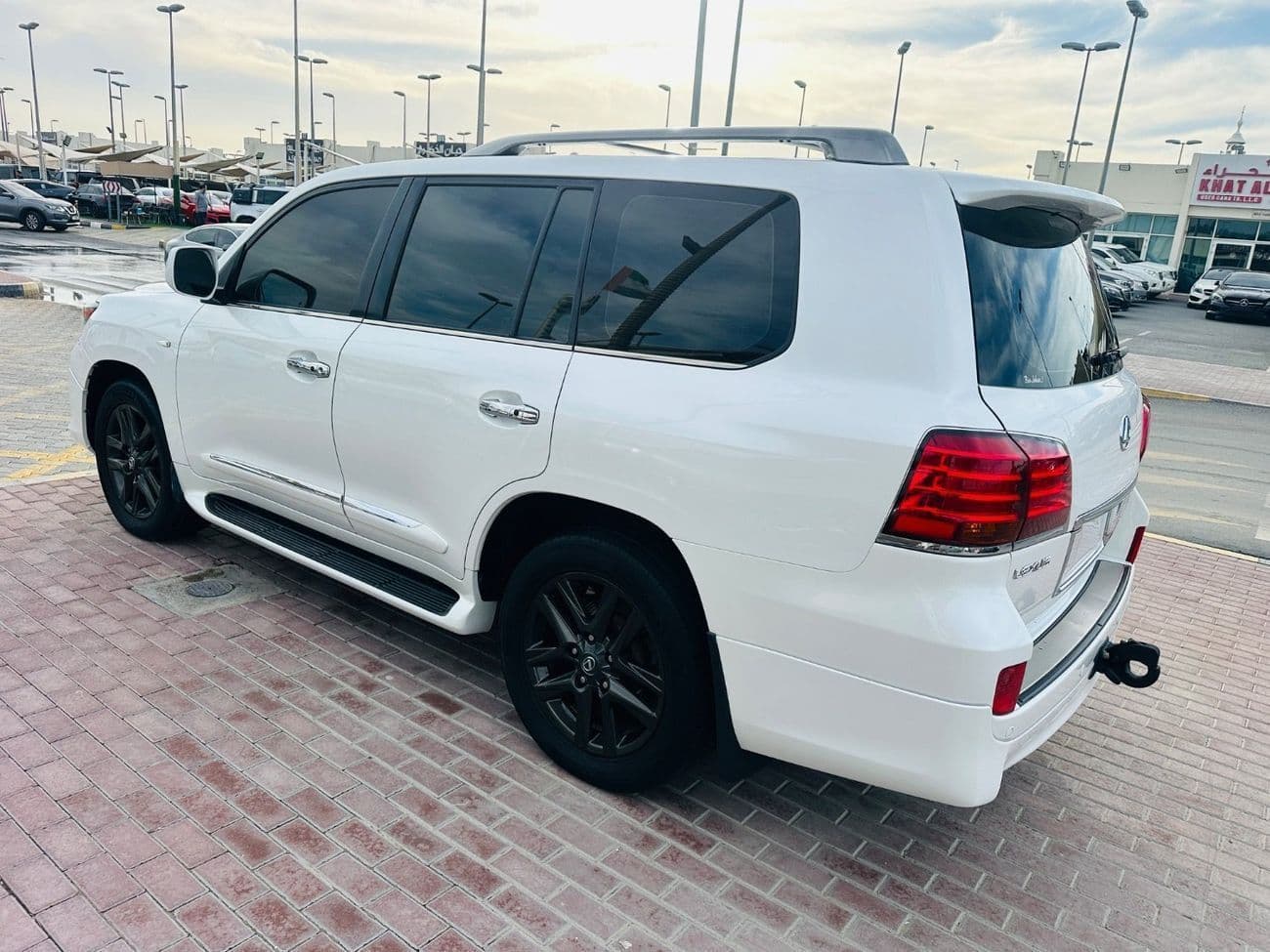 2011 Lexus LX570 TOP thumbnail 6