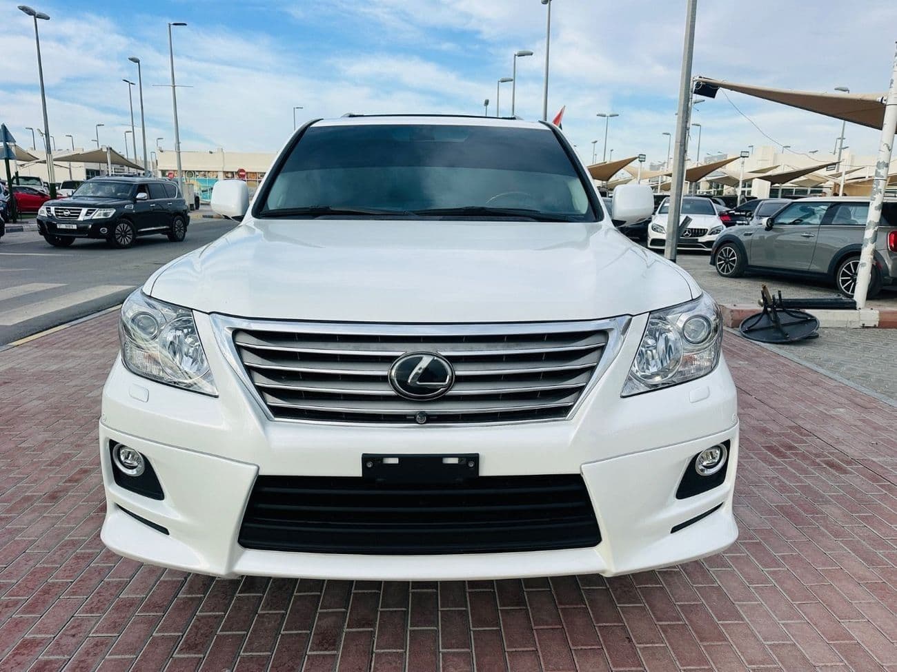 2011 Lexus LX570 TOP thumbnail 2
