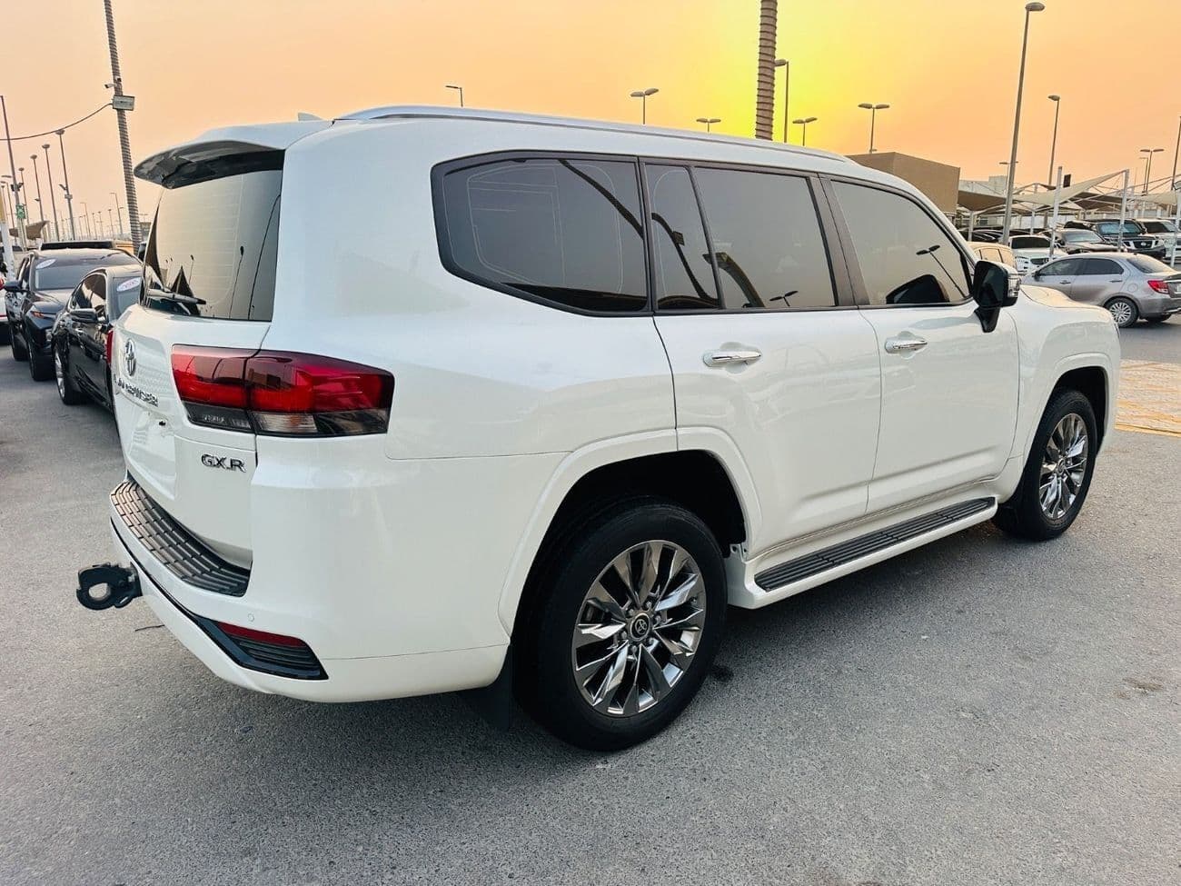 2023 Toyota Land Cruiser GXR thumbnail 4