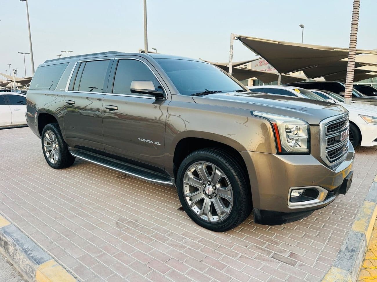 2016 GMC Yukon DENALI thumbnail 3
